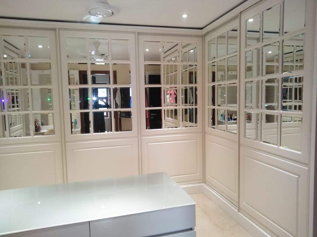 luxury-wardrobes-in-lacquer-glass-in-noida-greater-noida-largest-gallery-collection-of-designs-in-noida-india